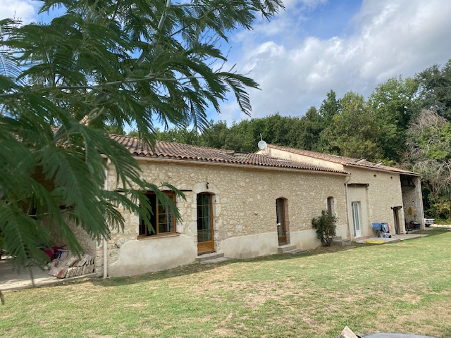 An interesting property offering large grounds in quiet Lot et Garonne countryside